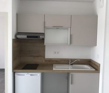 T2 AVEC TERRASSE ET PARKING - Photo 3