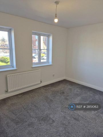 3 bedroom terraced house to rent - Photo 4