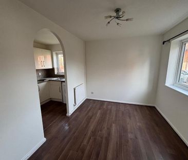 3 bedroom end of terrace house to rent - Photo 3