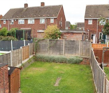 3 bedroom semi-detached house to rent - Photo 6