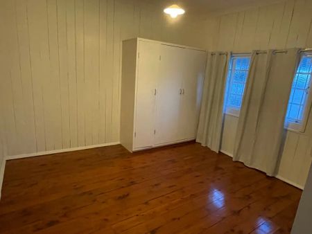 “Taringa 4 bedroom house” - Photo 3