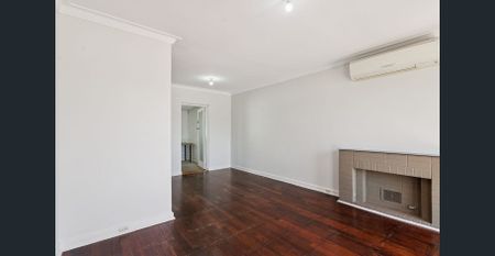 Well presented unfurnished original built home in great street and location - Photo 3