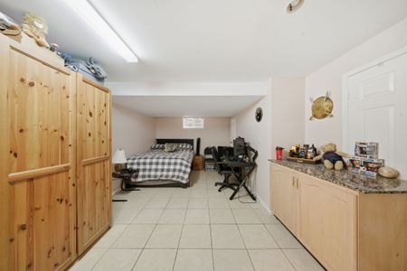 For Lease - 284 Maple Leaf Drive, Toronto, Ontario - Photo 5
