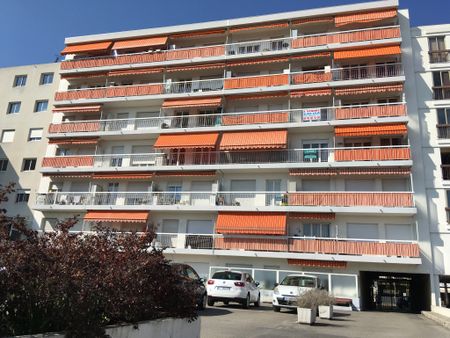 Cagnes centre Studio avec terrasse cave et parking au calme - Photo 2