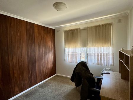 Two Bedroom Unit Close to Town - Photo 2