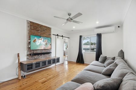 1 Kirklees Street, Newtown - Photo 2