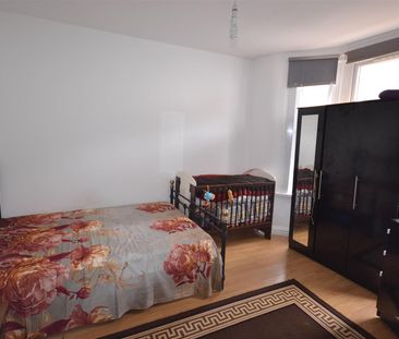 Holbrook Road, London - Photo 4