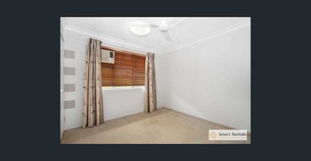 Comfortable Family Living in Convenient Condon - Photo 3