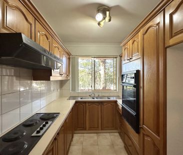 SPACIOUS TWO BEDROOM APARTMENT - Photo 1