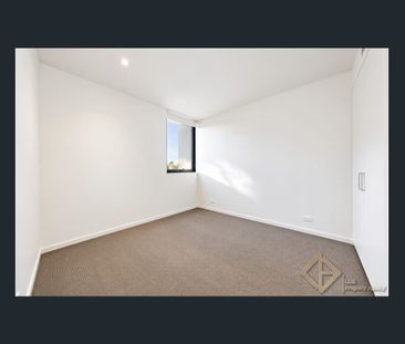 Near New One Bedroom Apartment plus study in heart of Macquarie Park - Photo 2