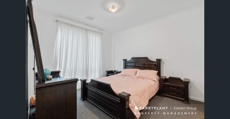 Luxury Family Living with Space, Style & Convenience - Photo 5