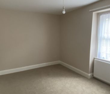Newly Refurbished 2 Bed property to rent in Forest Hill, SE23 - Photo 2