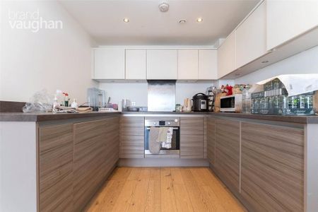 2 bedroom flat to rent - Photo 4