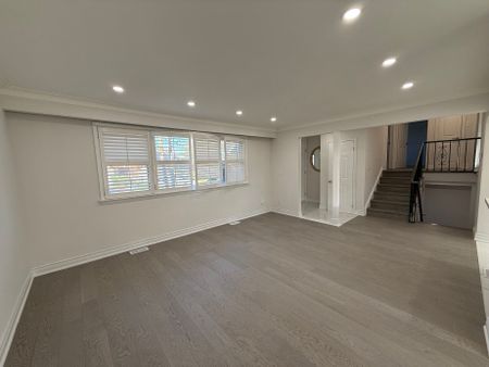 For Lease - 5 Silverview Drive Unit# Main and Upper, Toronto, Ontario - Photo 5