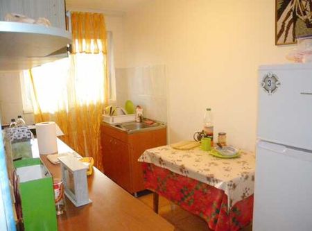 Apartament 2 camere, 45 mp, in casa/vila, parcare, zona strazii Barc - Photo 4