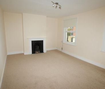 Hersham Road, Surrey - Photo 5