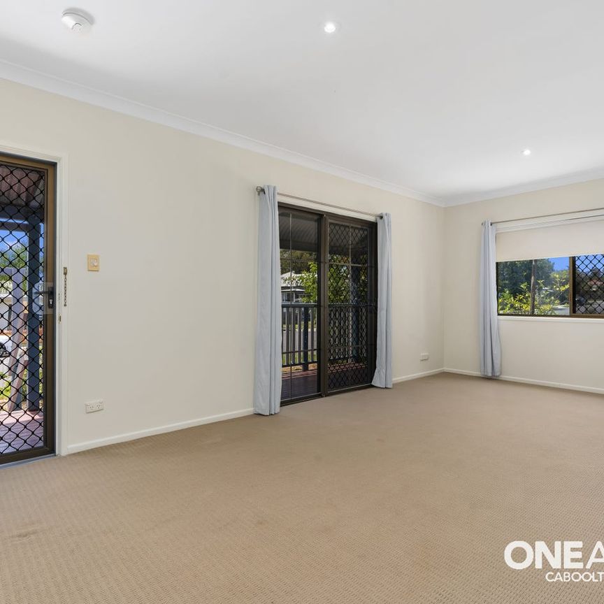 Imagine living just steps from the water. - Photo 1