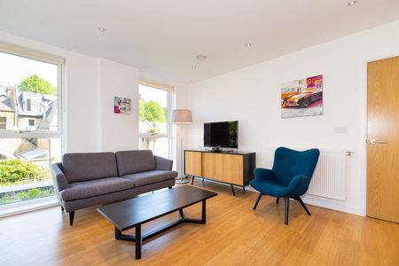2 Bed Flat, Oldridge Road, SW12 - Photo 2