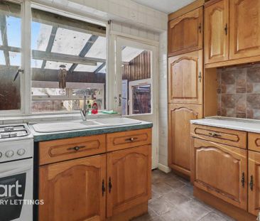 3 bedroom semi-detached bungalow to rent - Photo 6