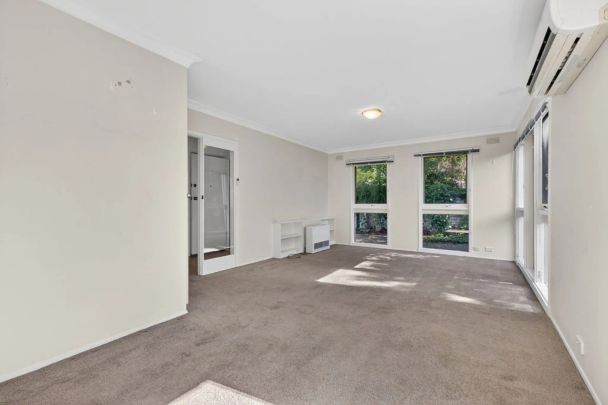 Supurb Location For A Two Bedroom Townhouse! - Photo 1