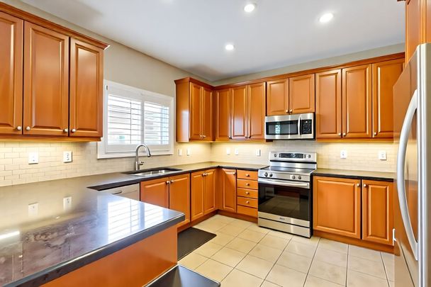 For Lease - 3137 Countess Crescent, Mississauga, Ontario - Photo 1