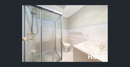 Beautiful Family Home | Freshly Painted & New Flooring | Prime Location - Photo 5