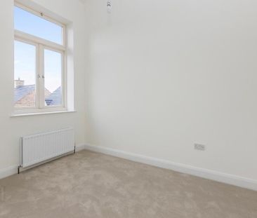 Apartment 6 35 College Green, College Avenue, Bangor, BT20 5FA - Photo 3