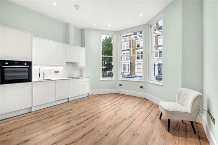 Newly refurbished Studio Flat in a desirable and highly regarded area conveniently close to Kensington Olympia (0.5 miles). - Photo 5