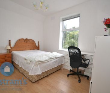 4 bed Flat for Rent - Photo 3