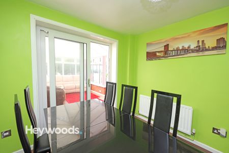4 bed detached house to rent in Ludford Close, Newcastle, Staffordshire - Photo 5