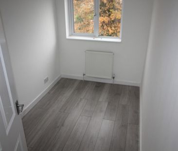 4 bedroom semi-detached house to rent - Photo 1