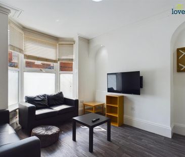 6 bedroom terraced house to rent - Photo 1