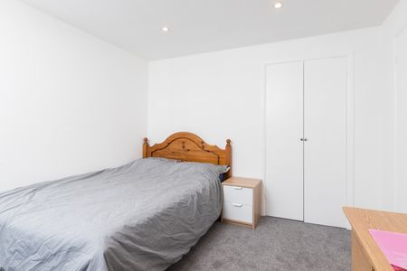 5 Bed Detached House, Burgess Rd, SO16 - Photo 4