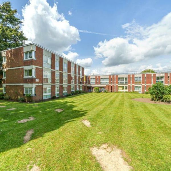 Brantwood Gardens, West Byfleet - 2 bedrooms Property for lettings - Seymours - Photo 1