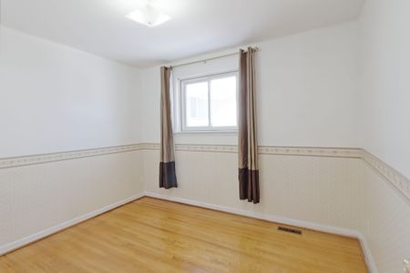 For Lease - 117 Crockamhill Drive Unit# Entire Property, Toronto, Ontario - Photo 2
