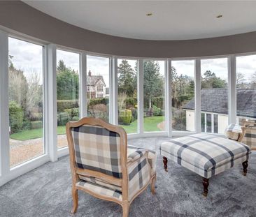 An exceptional late 20th century six-bedroom home offering expansiv... - Photo 4