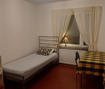 Tingvallavägen, Märsta - Photo 1