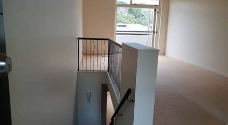 Parnell - Perfectly Placed 2 Bedroom Townhouse - Photo 2