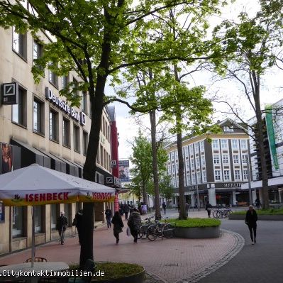 Penthousewohnung mit 2 Zimmer, 2 Balkone und EBK in der Innenstadt/Fußgängerzone Hamm - Photo 1