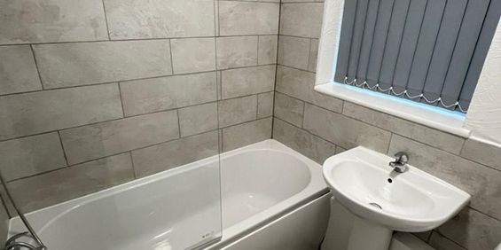Room in a Shared House, Hanover Square, LS3 - Photo 3