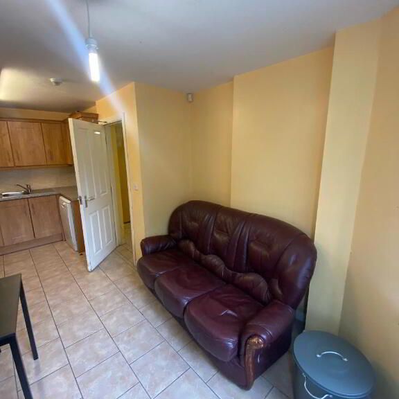 Great Apartment, 66a Rugby Avenue, Queens Quarter, Belfast, BT7 1GZ - Photo 1