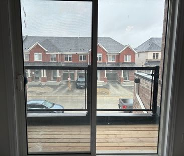 For Lease - 2015 Cameron Lott Crescent, Oshawa, Ontario - Photo 3