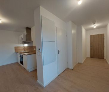 Location Appartement 2 pièces 49m² DEVILLE LES ROUEN 76250 - Photo 3