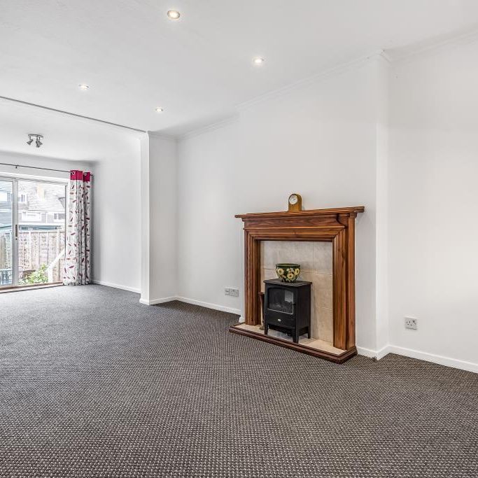 3 bedroom semi-detached house to rent - Photo 1