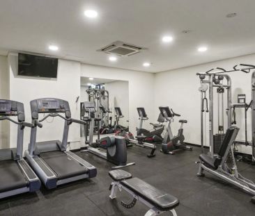 Stylish Warehouse-Style Apartment - Photo 1