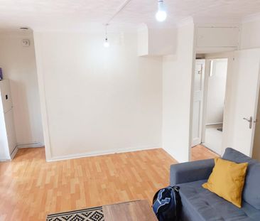 3 bedroom terraced house to rent - Photo 6