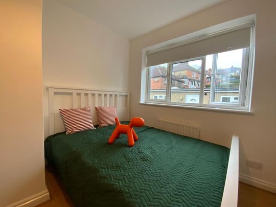 1 bedroom in a house share to rent - Photo 1