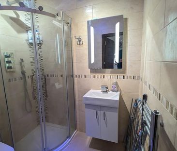 4 bedroom terraced house to rent - Photo 6