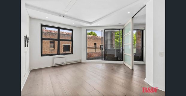 Welcome to Watermak Plaza.. - Photo 1