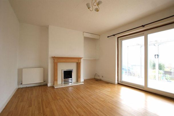 3 bedroom end of terrace house to rent - Photo 1